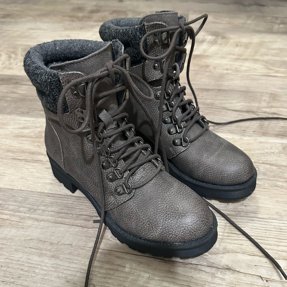 Francesca’s Boots NWOT